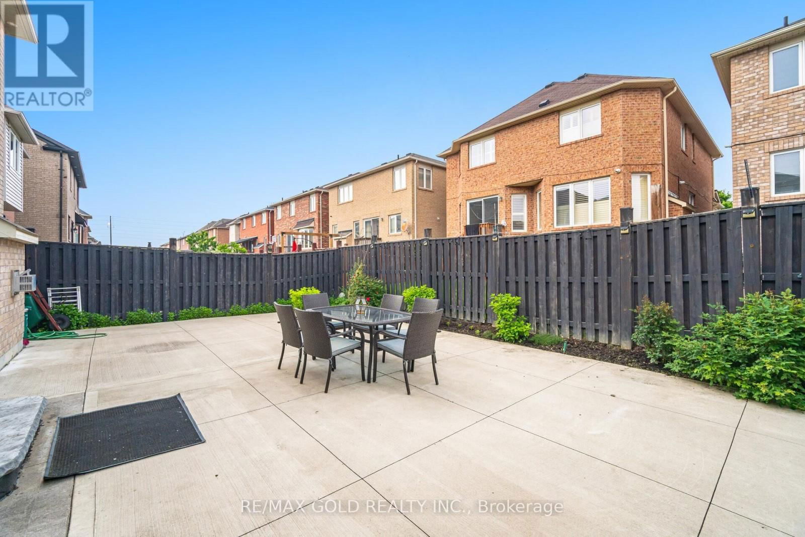 82 SEASCAPE CRESCENT Image 28