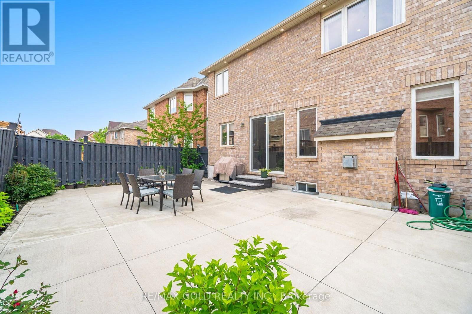 82 SEASCAPE CRESCENT Image 29