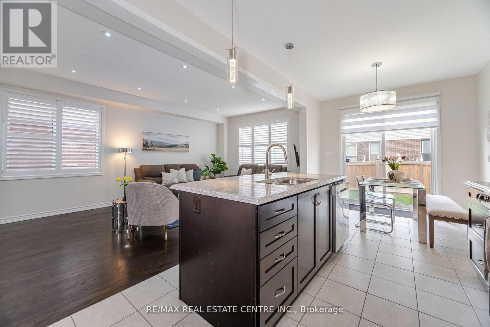 48 ENFORD CRESCENT Image 19
