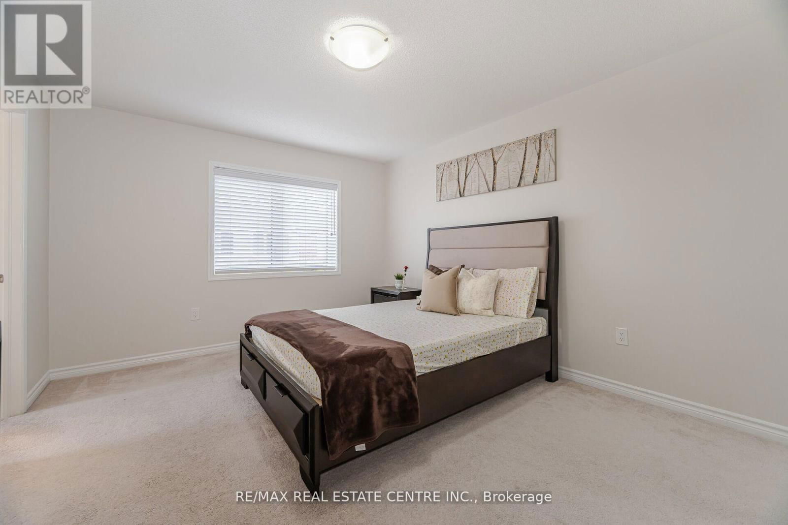 48 ENFORD CRESCENT Image 23