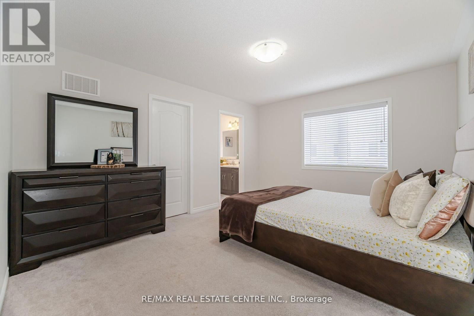 48 ENFORD CRESCENT Image 25