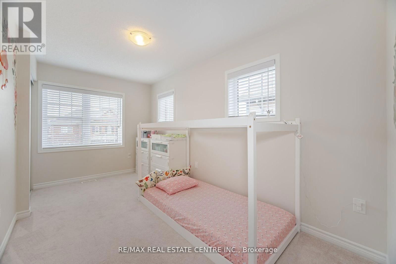 48 ENFORD CRESCENT Image 34