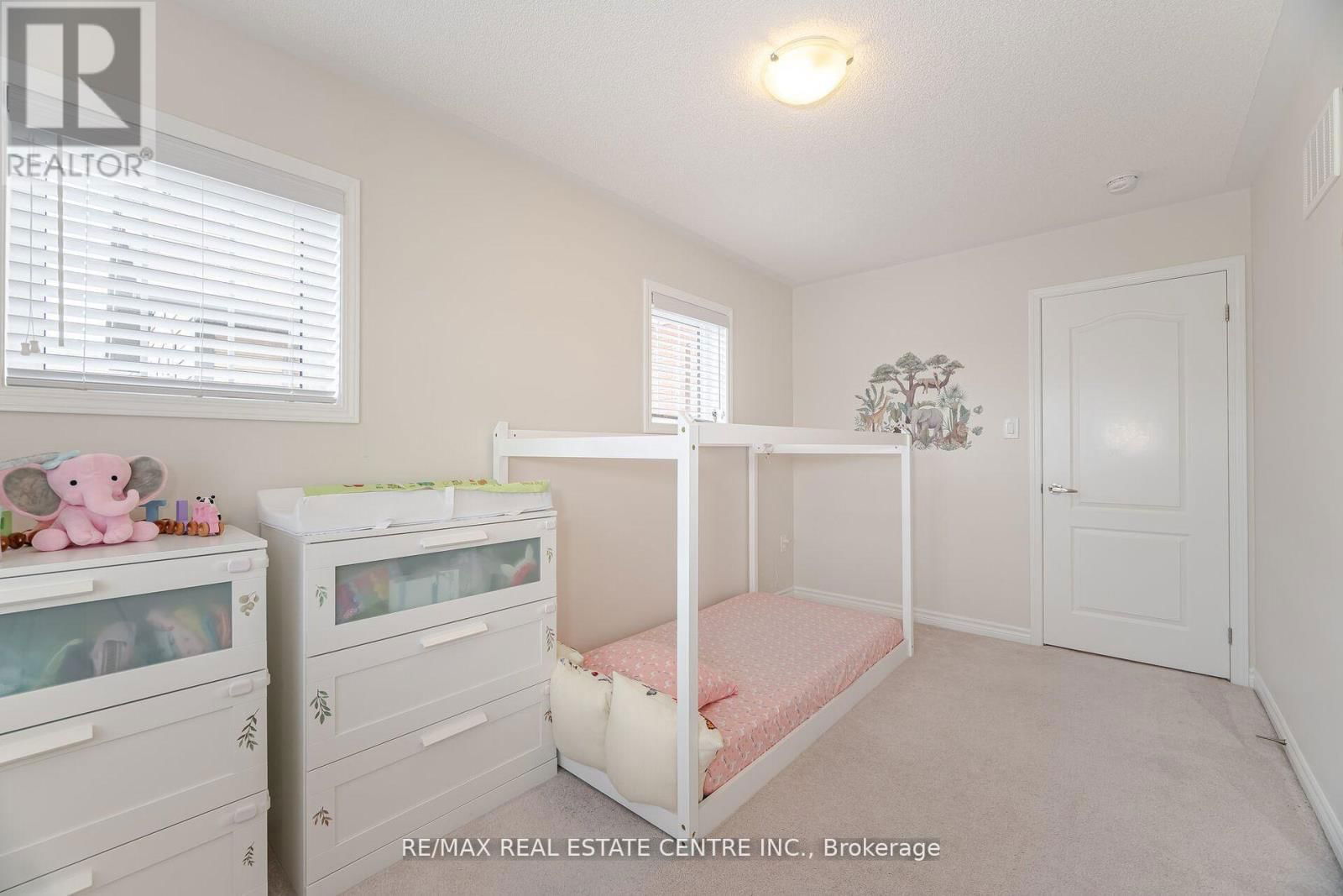 48 ENFORD CRESCENT Image 35