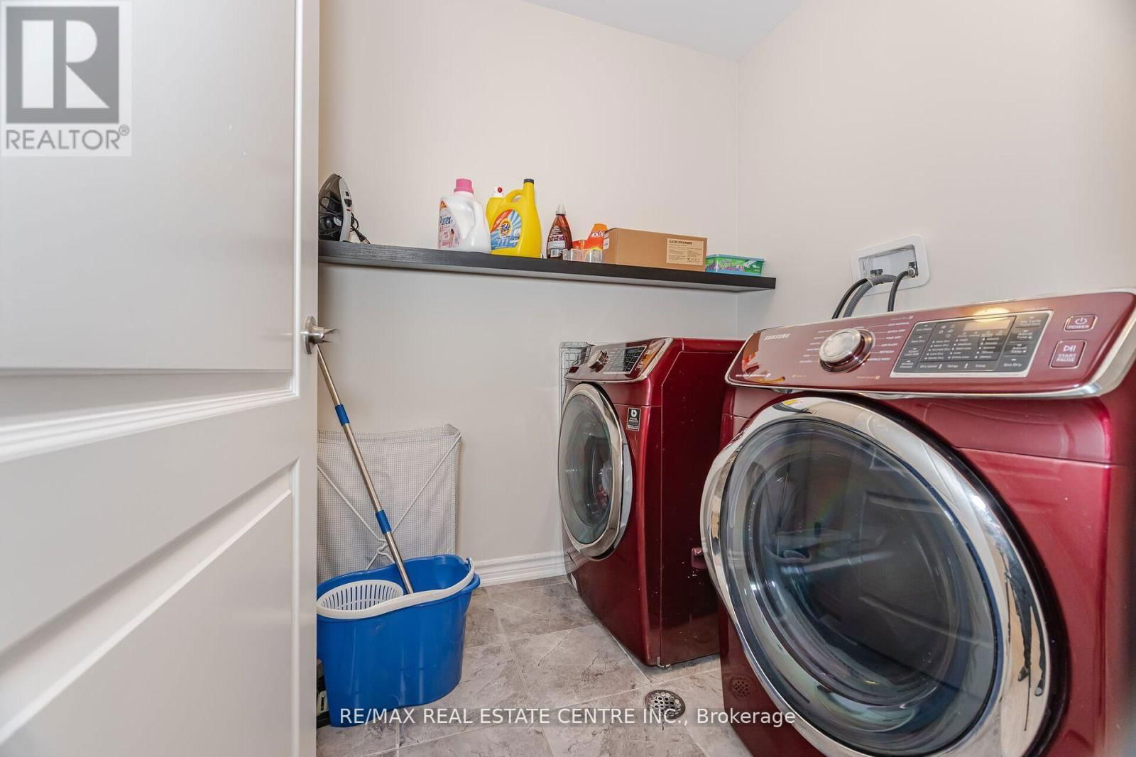 48 ENFORD CRESCENT Image 38