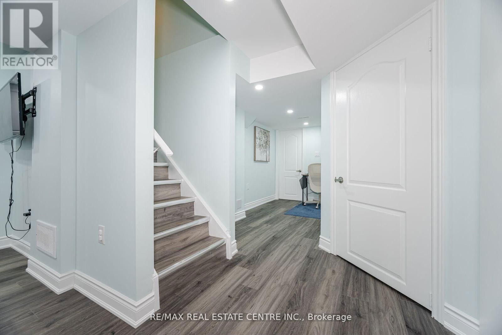 48 ENFORD CRESCENT Image 39