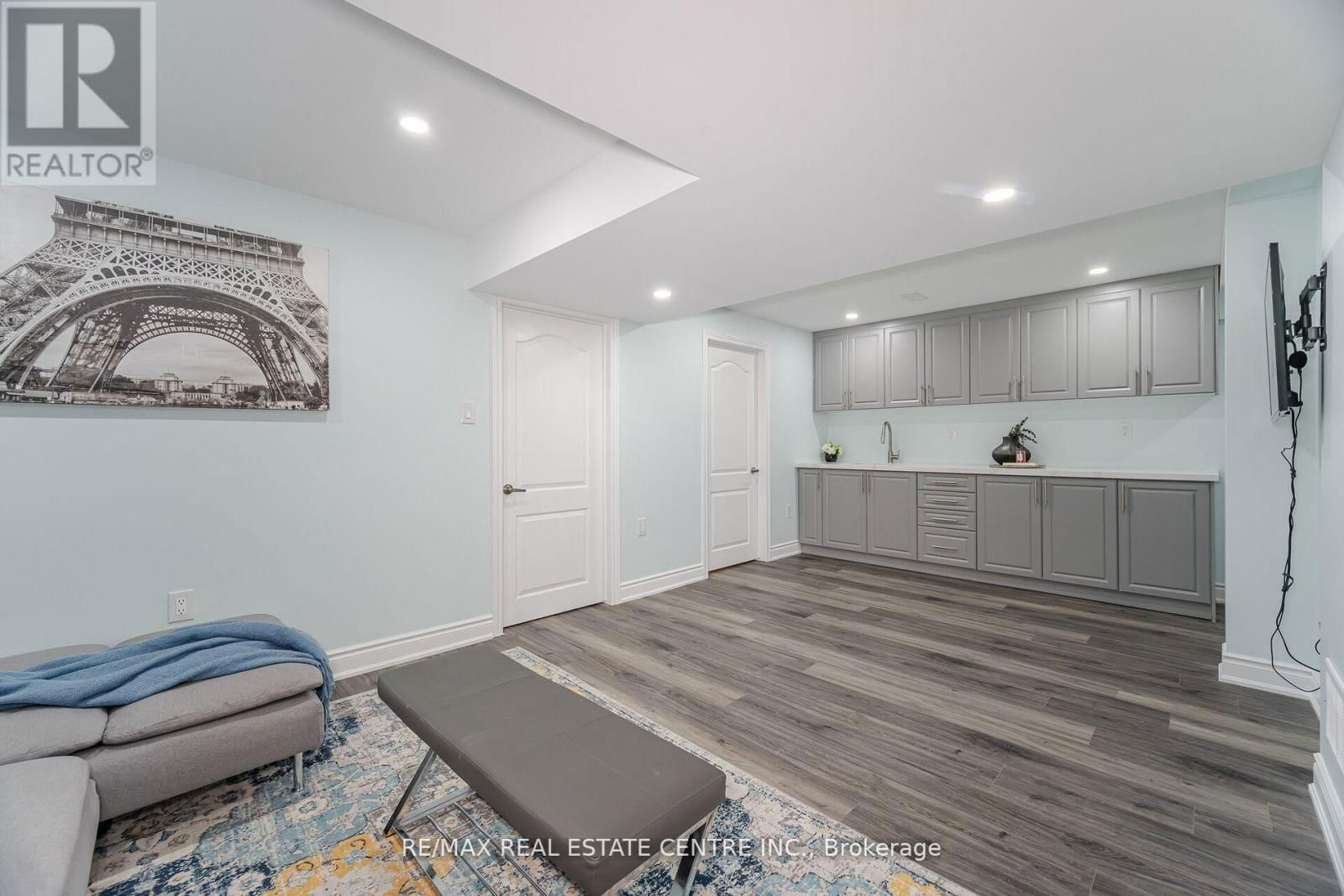 48 ENFORD CRESCENT Image 41