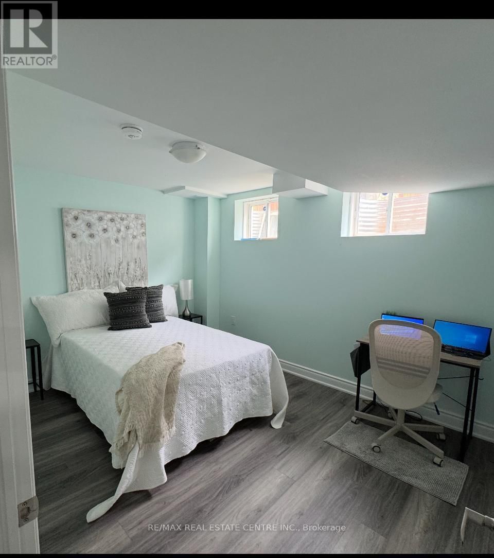 48 ENFORD CRESCENT Image 44