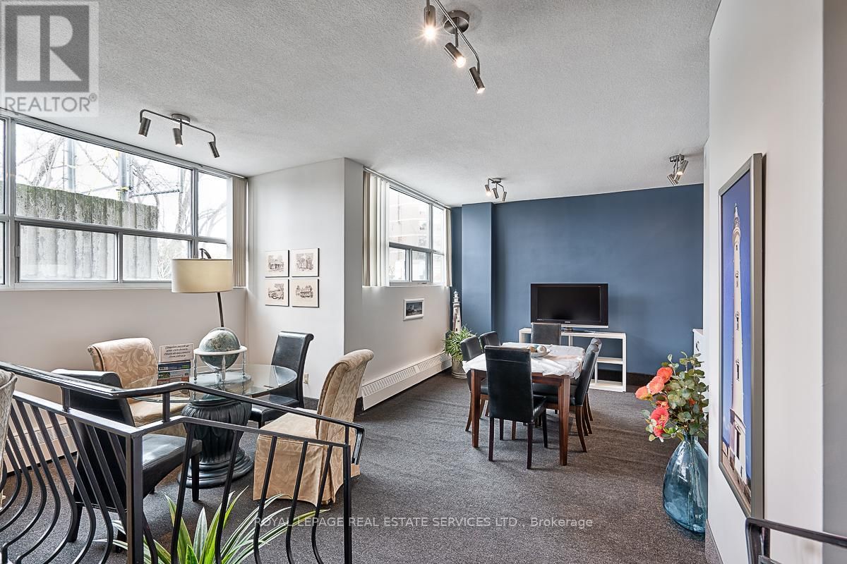 808 - 2263 MARINE DRIVE Image 24