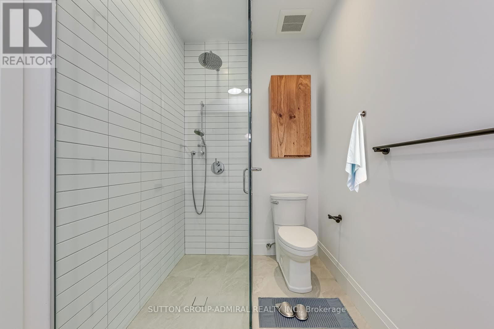 1026 ROOSEVELT ROAD Image 11