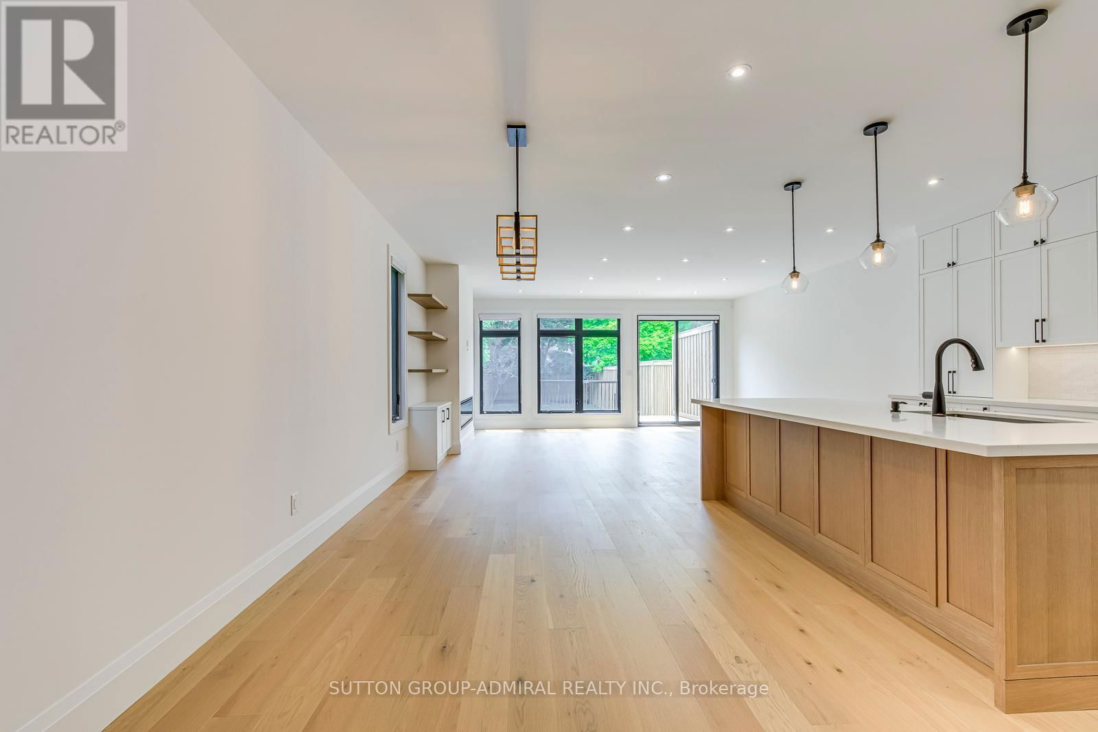 1026 ROOSEVELT ROAD Image 18