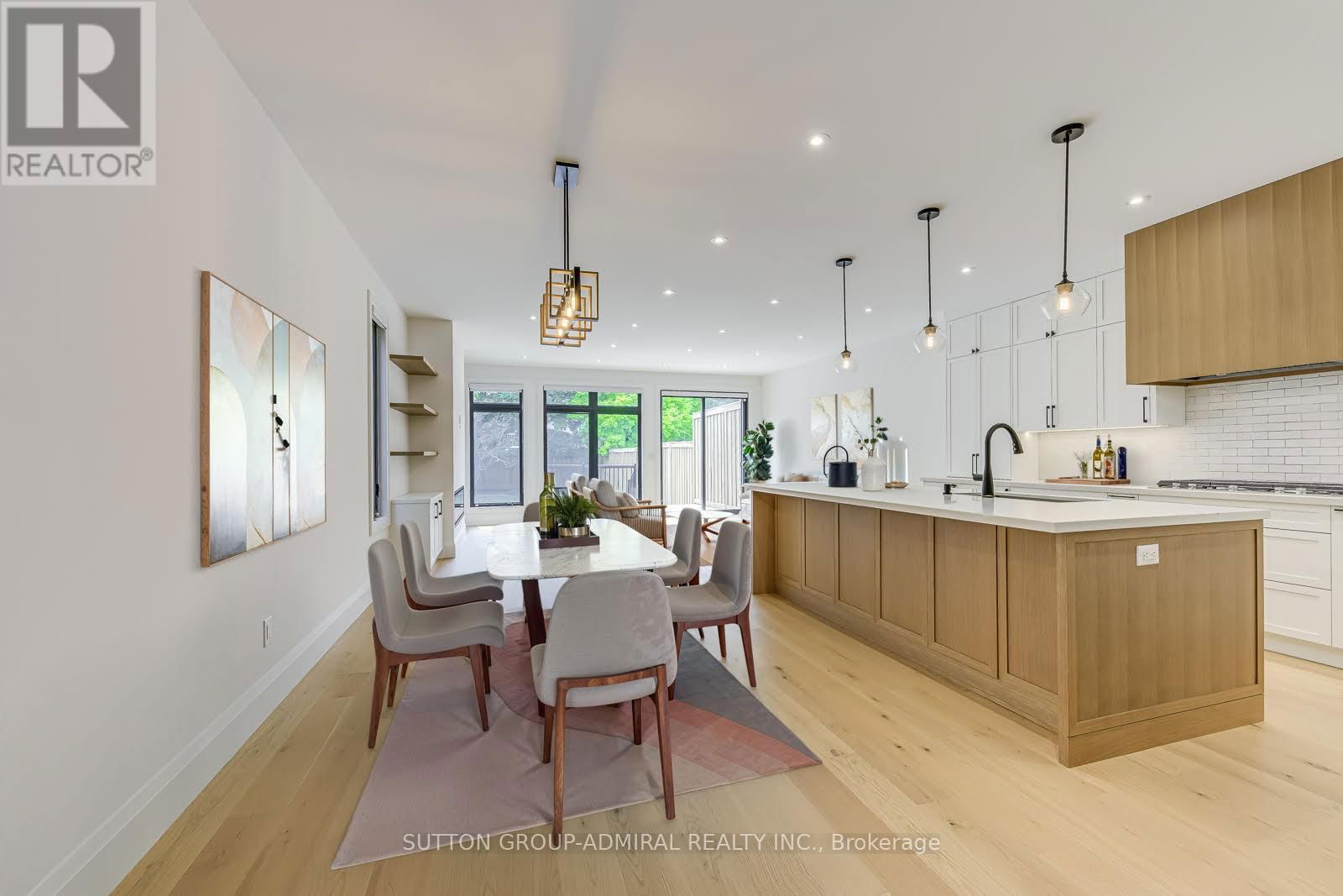 1026 ROOSEVELT ROAD Image 4