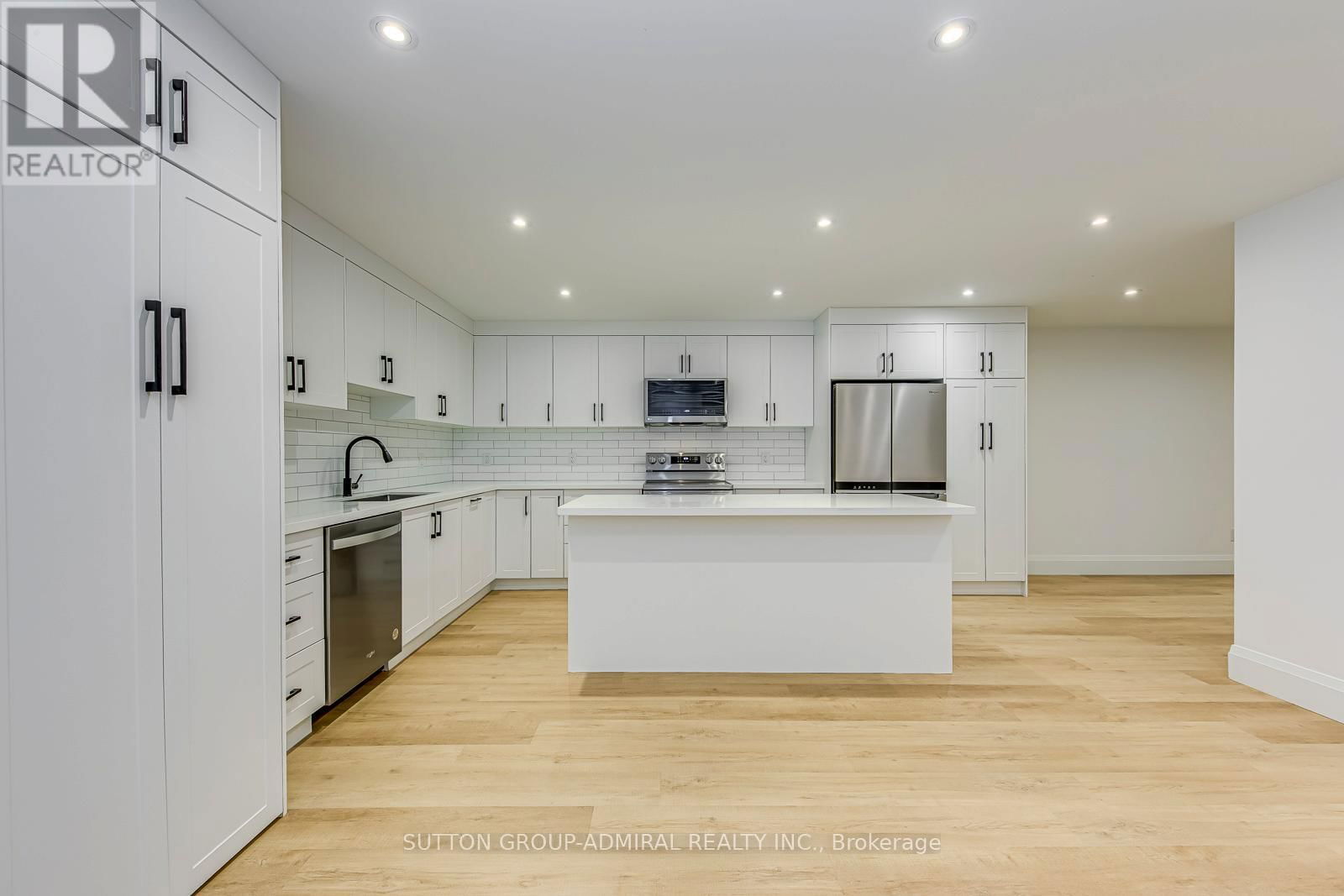 1026 ROOSEVELT ROAD Image 41