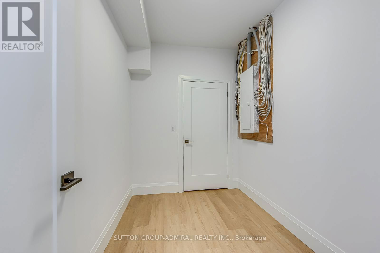 1026 ROOSEVELT ROAD Image 46