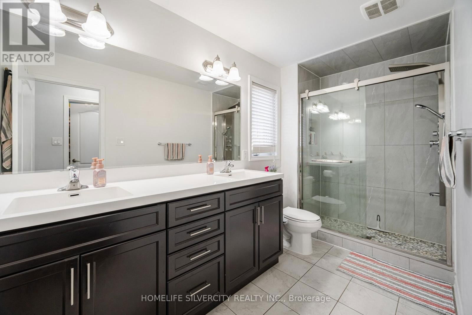 13 FENCHURCH DRIVE Image 17