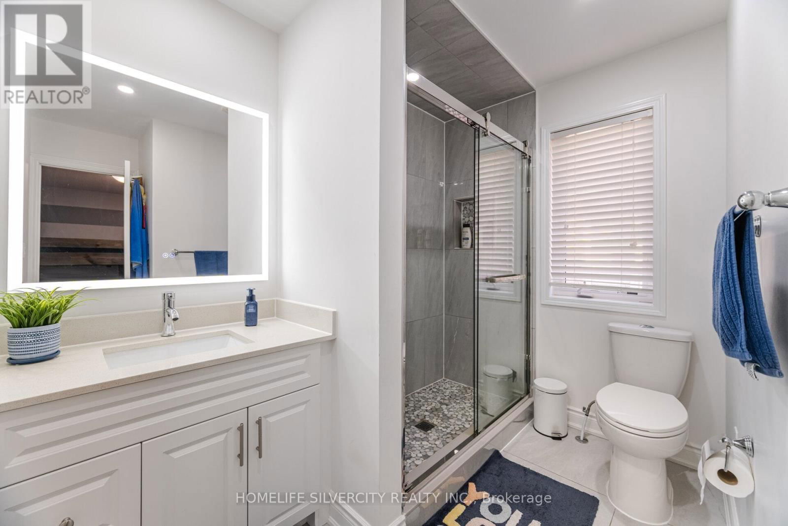 13 FENCHURCH DRIVE Image 20