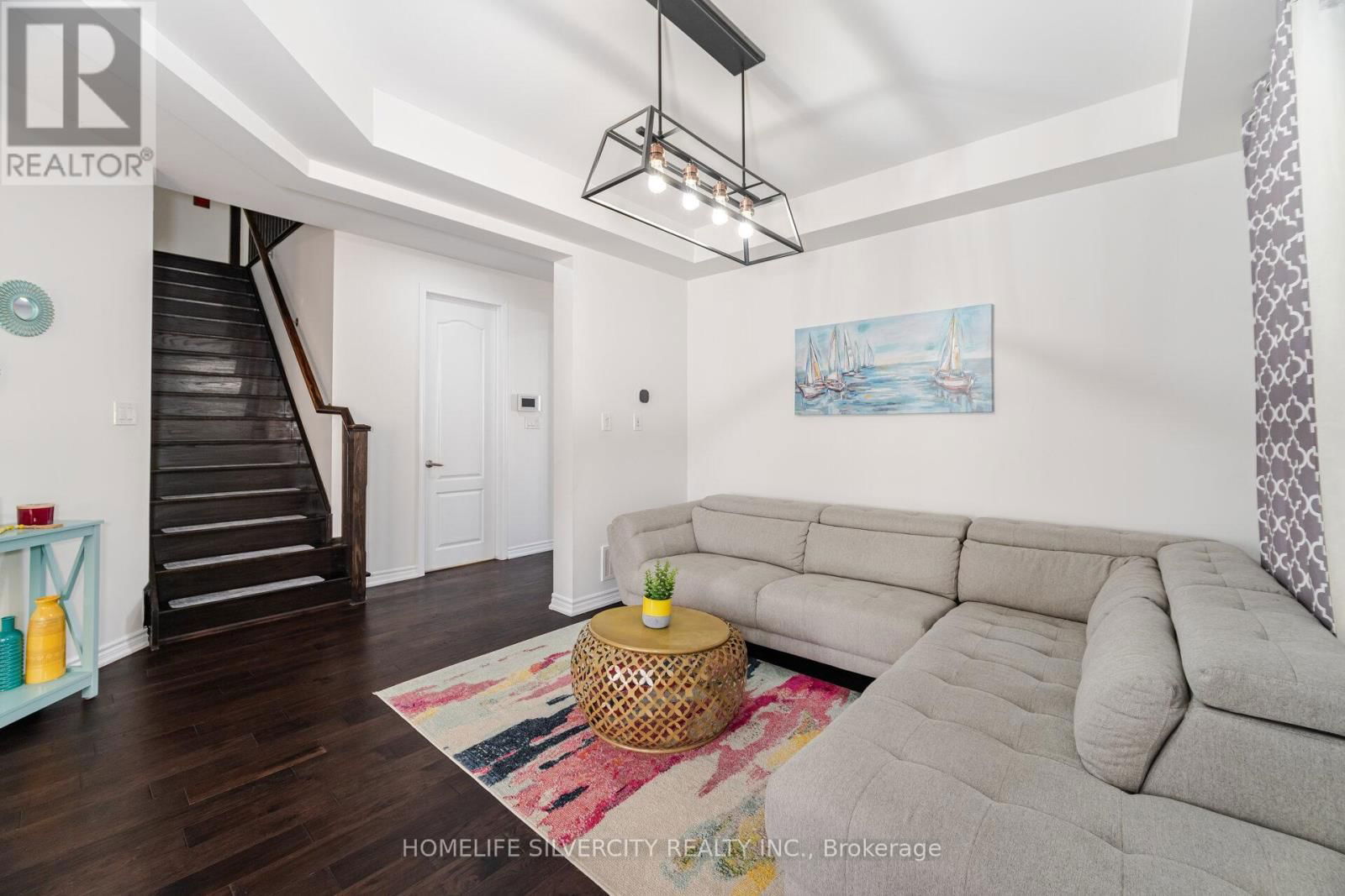 13 FENCHURCH DRIVE Image 4