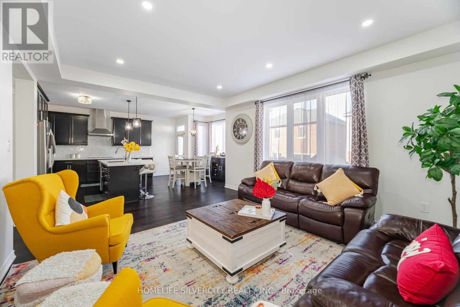 13 FENCHURCH DRIVE Image 6