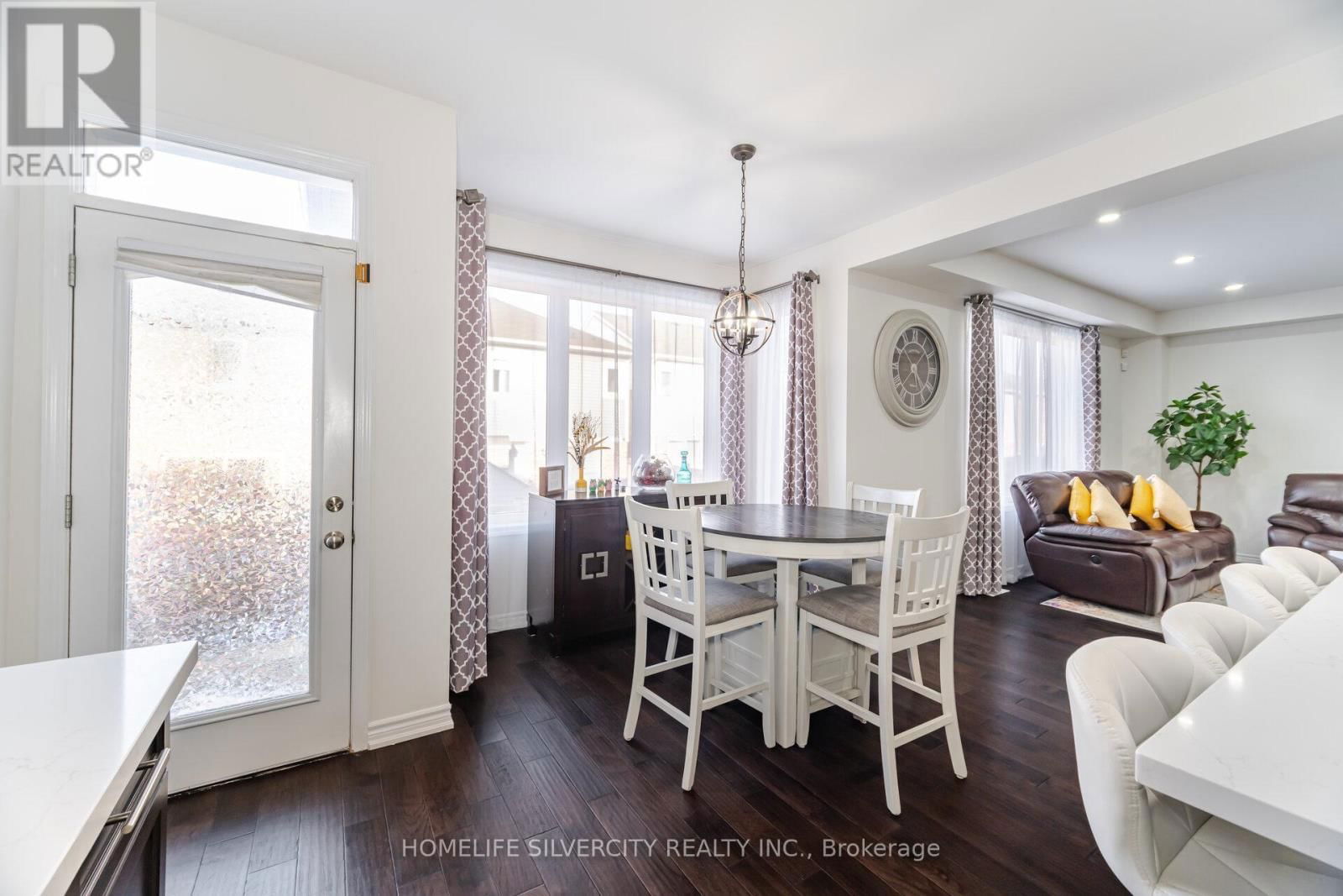 13 FENCHURCH DRIVE Image 8
