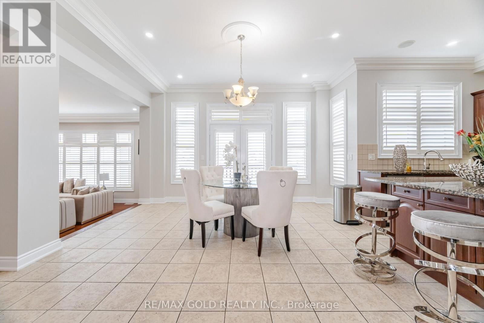 40 VESPAHILLS CRESCENT Image 10