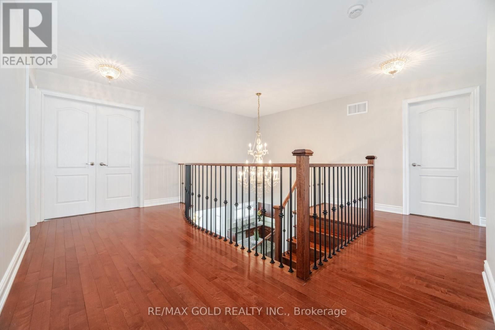 40 VESPAHILLS CRESCENT Image 16