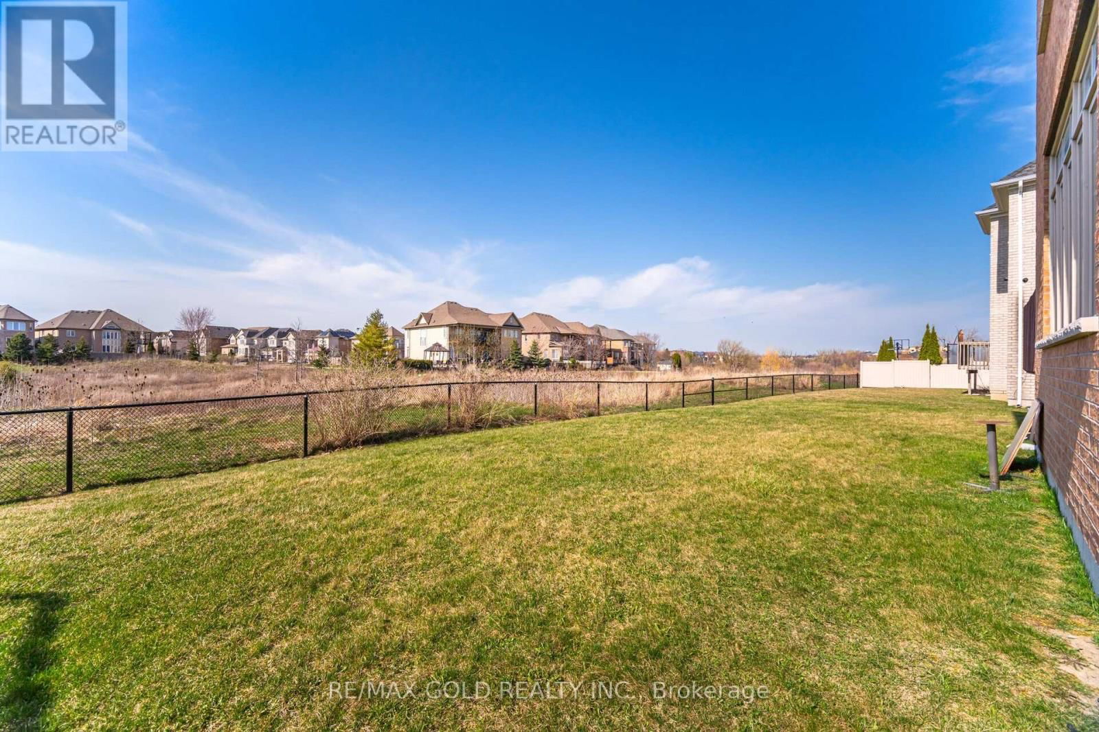 40 VESPAHILLS CRESCENT Image 29