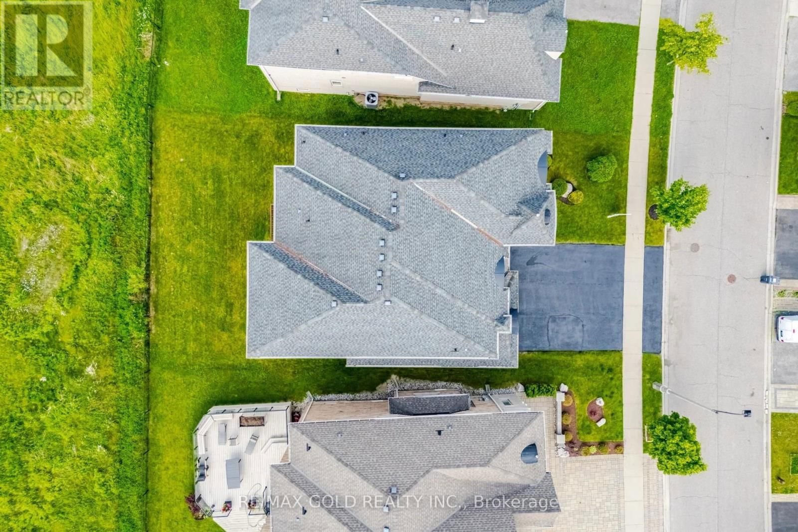 40 VESPAHILLS CRESCENT Image 32