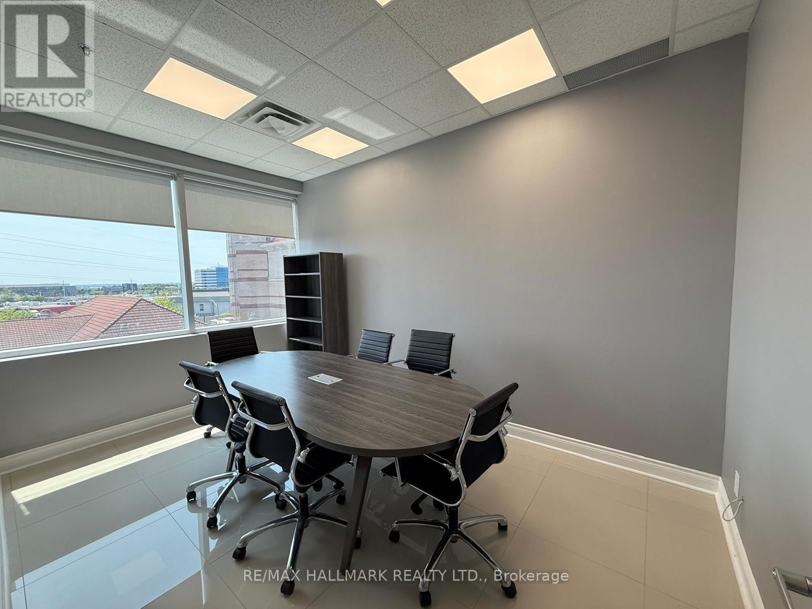 407 - 218 EXPORT BOULEVARD Image 12