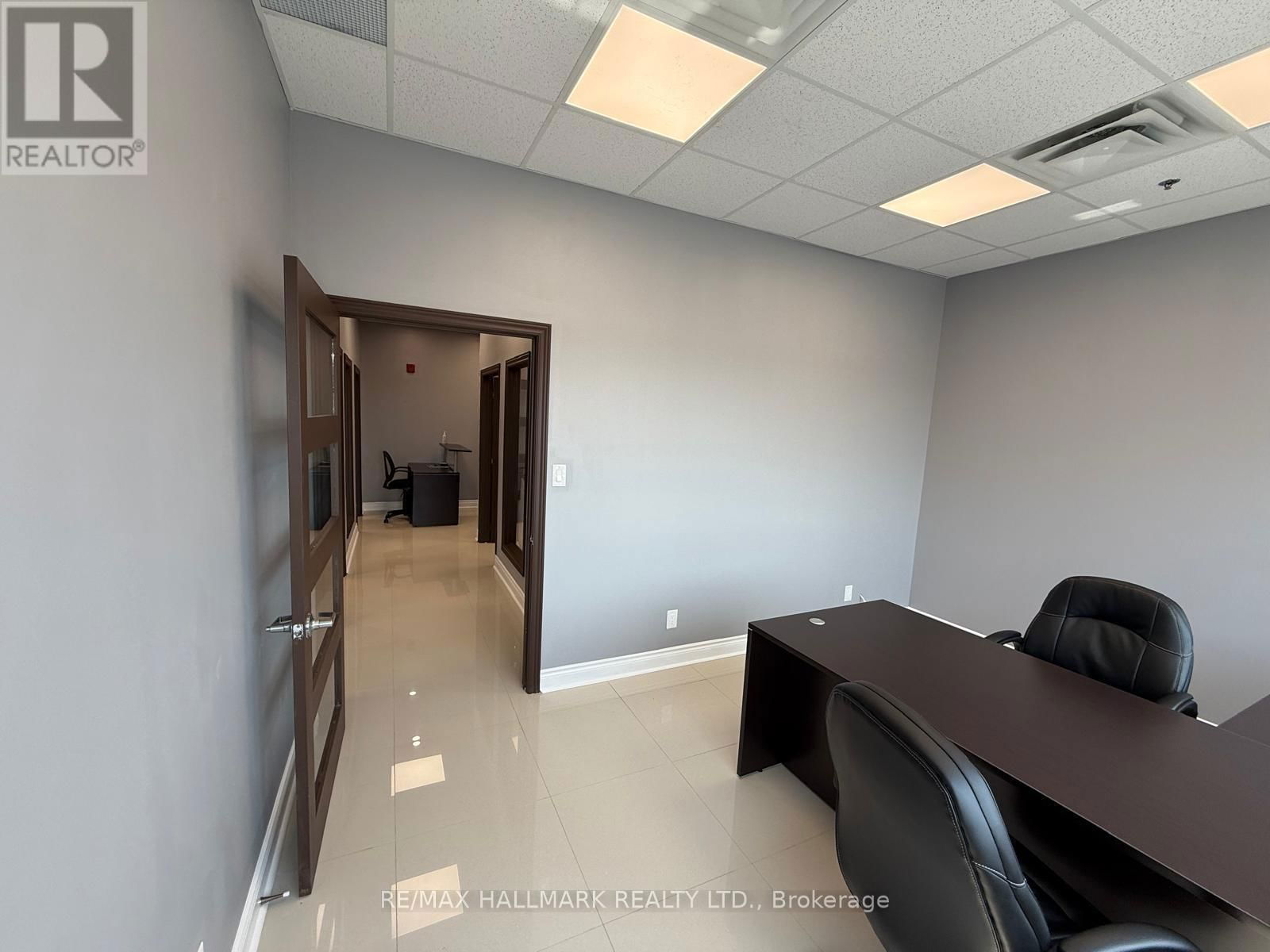 407 - 218 EXPORT BOULEVARD Image 15