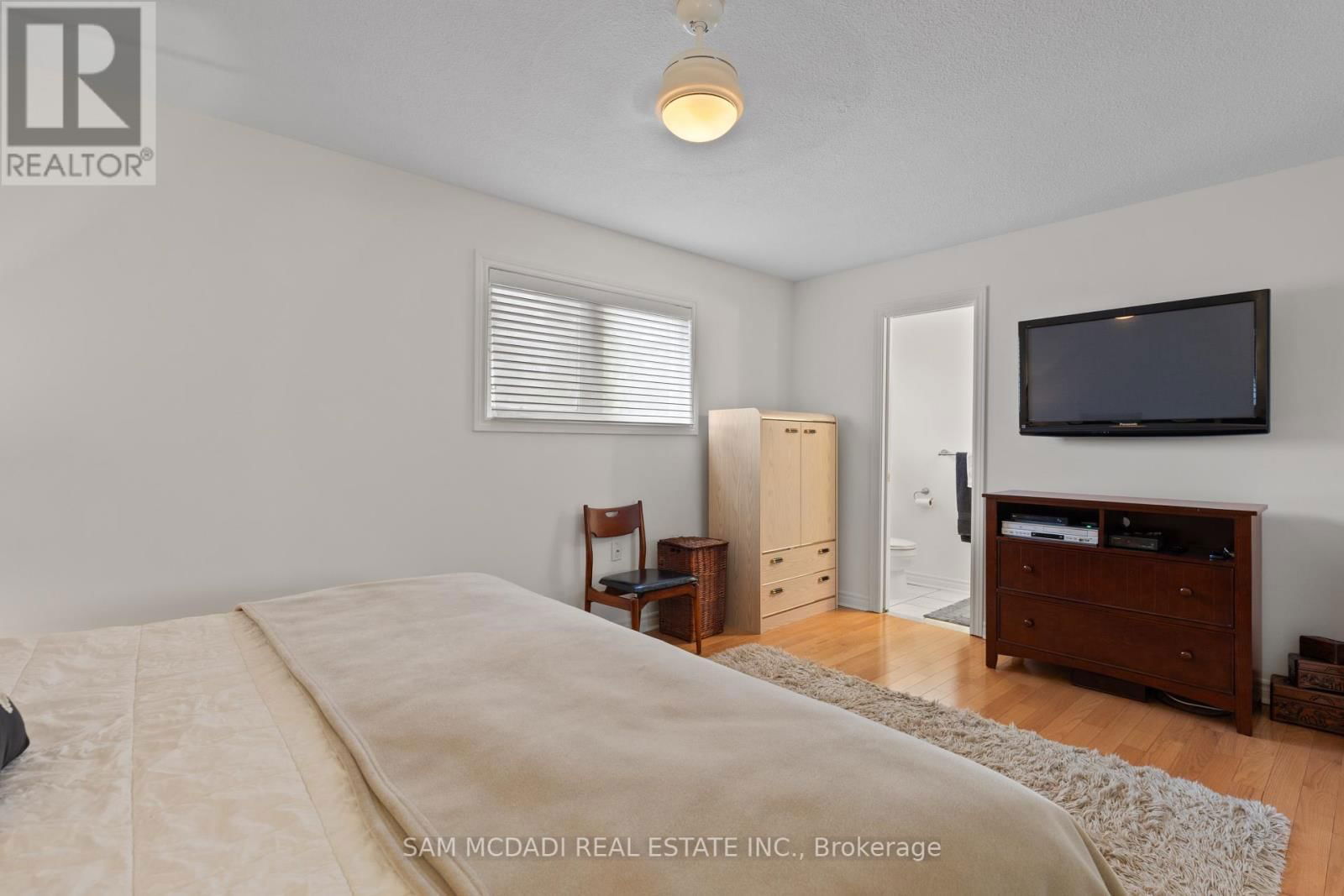 44 MADRID CRESCENT Image 16