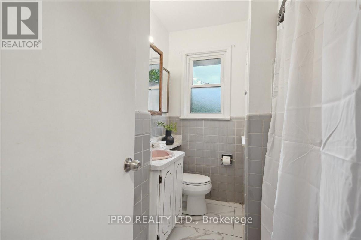 34 APPLEDALE ROAD Image 16