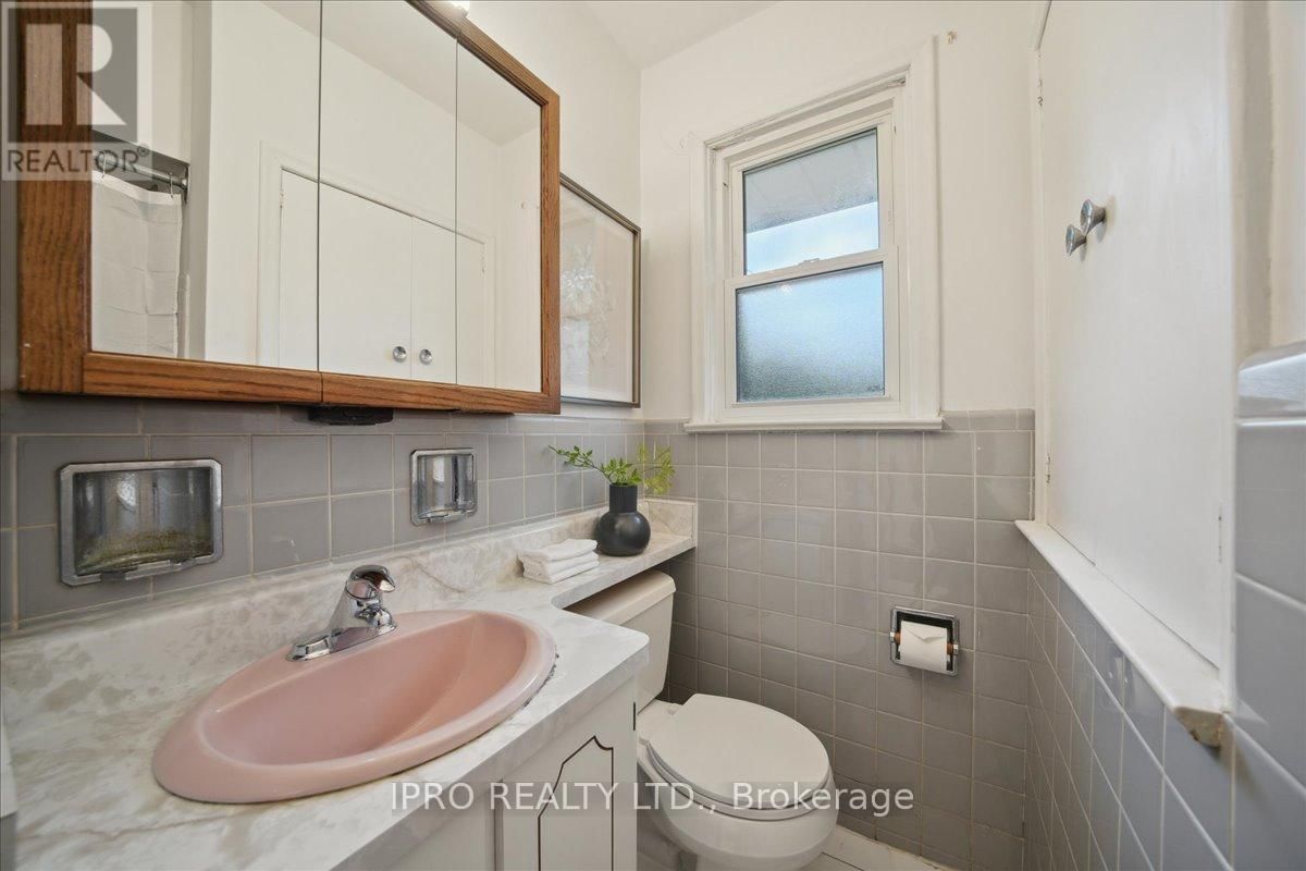 34 APPLEDALE ROAD Image 17