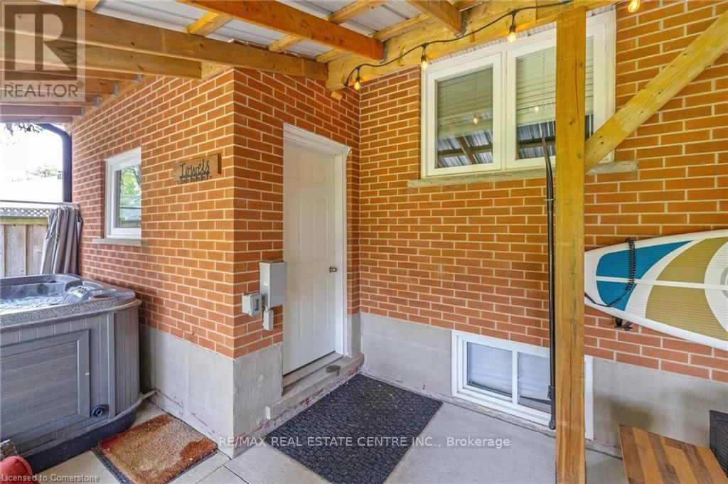 390 WOODWARD AVENUE Image 39