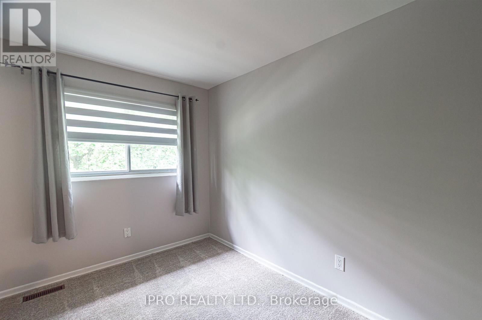 16 FRANKLIN COURT Image 15