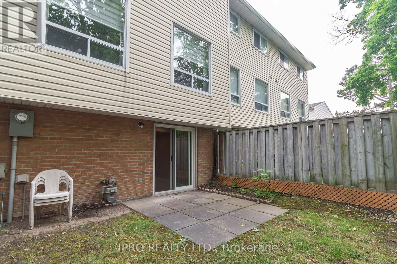 16 FRANKLIN COURT Image 24