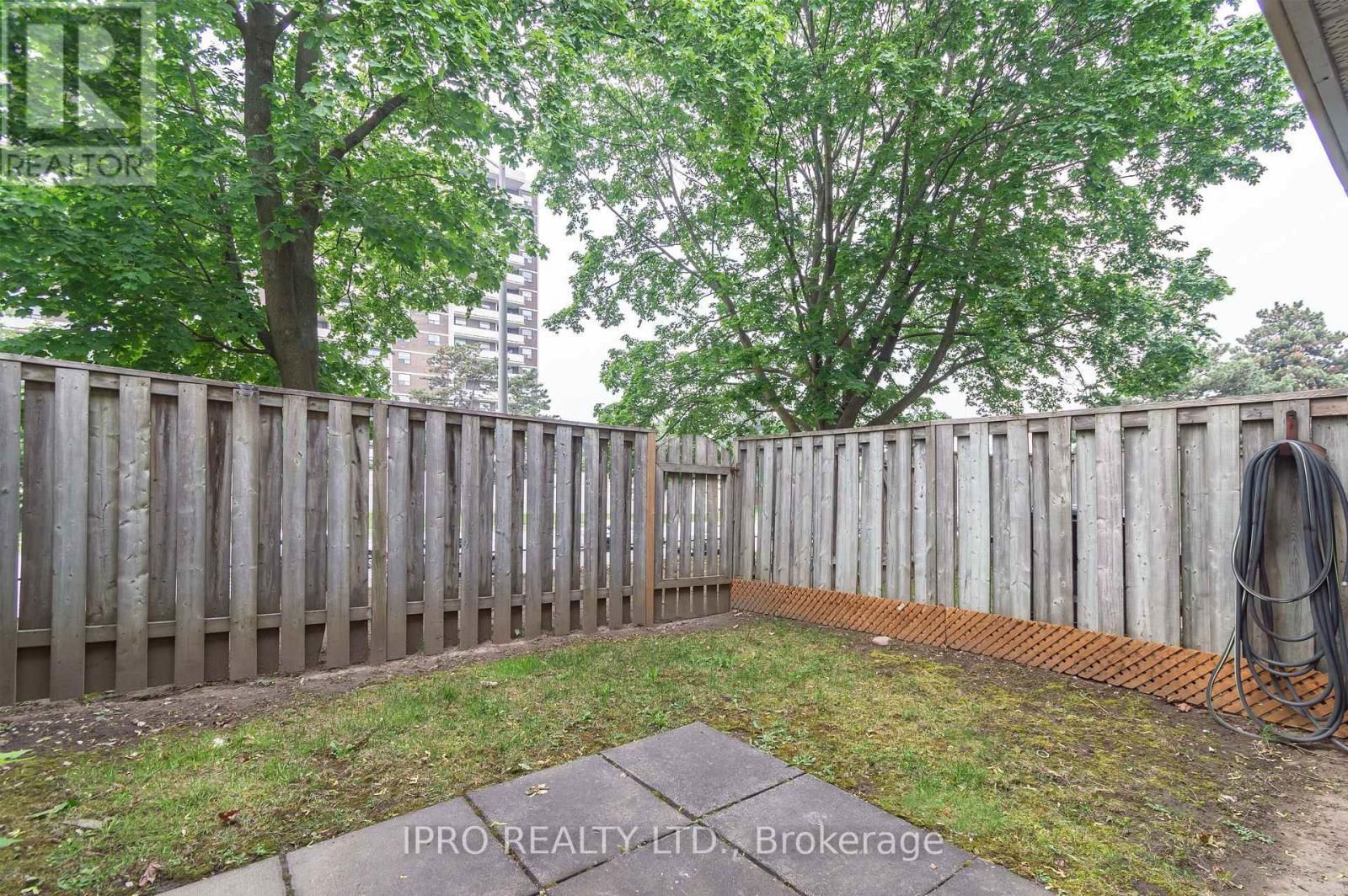 16 FRANKLIN COURT Image 25