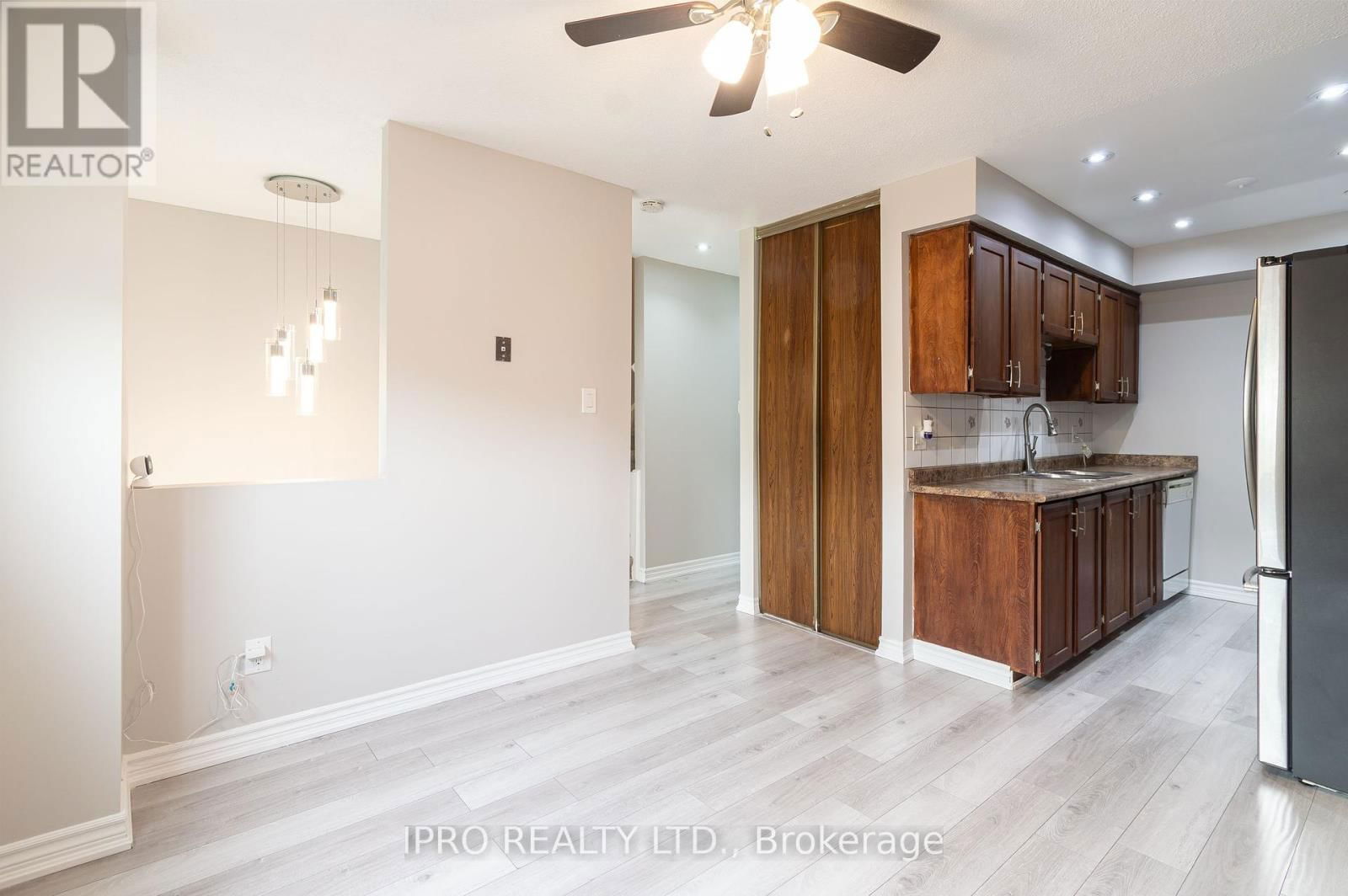 16 FRANKLIN COURT Image 3