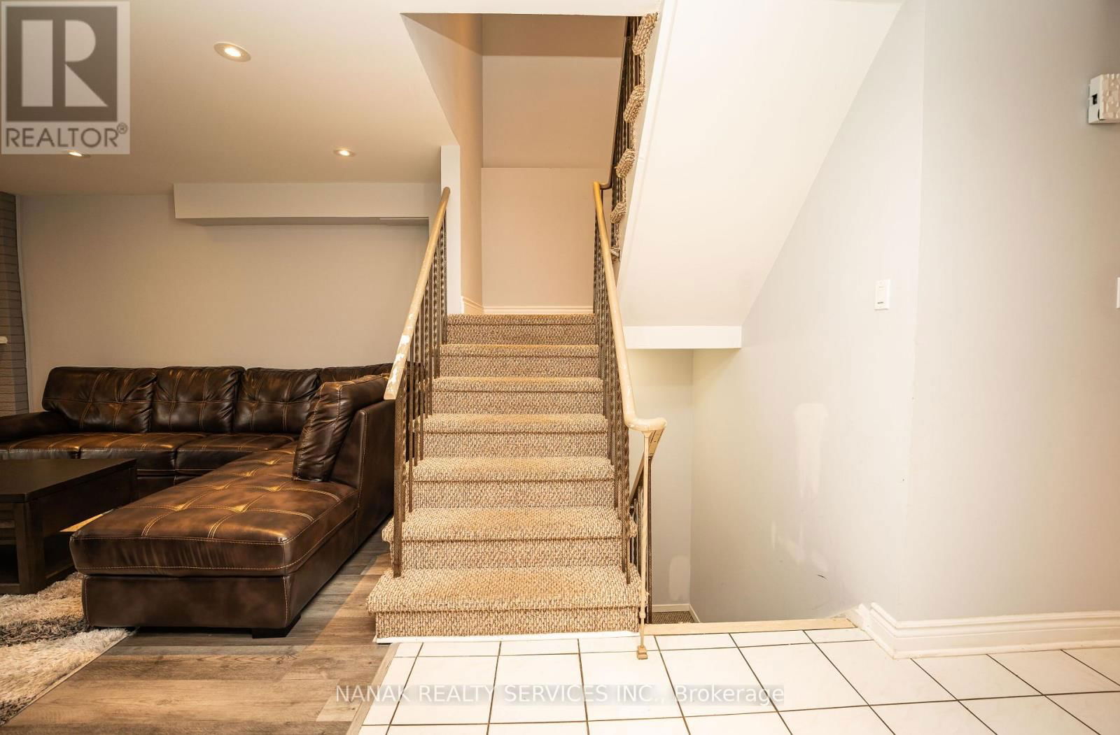 133 MURRAY ST STREET EAST Image 18