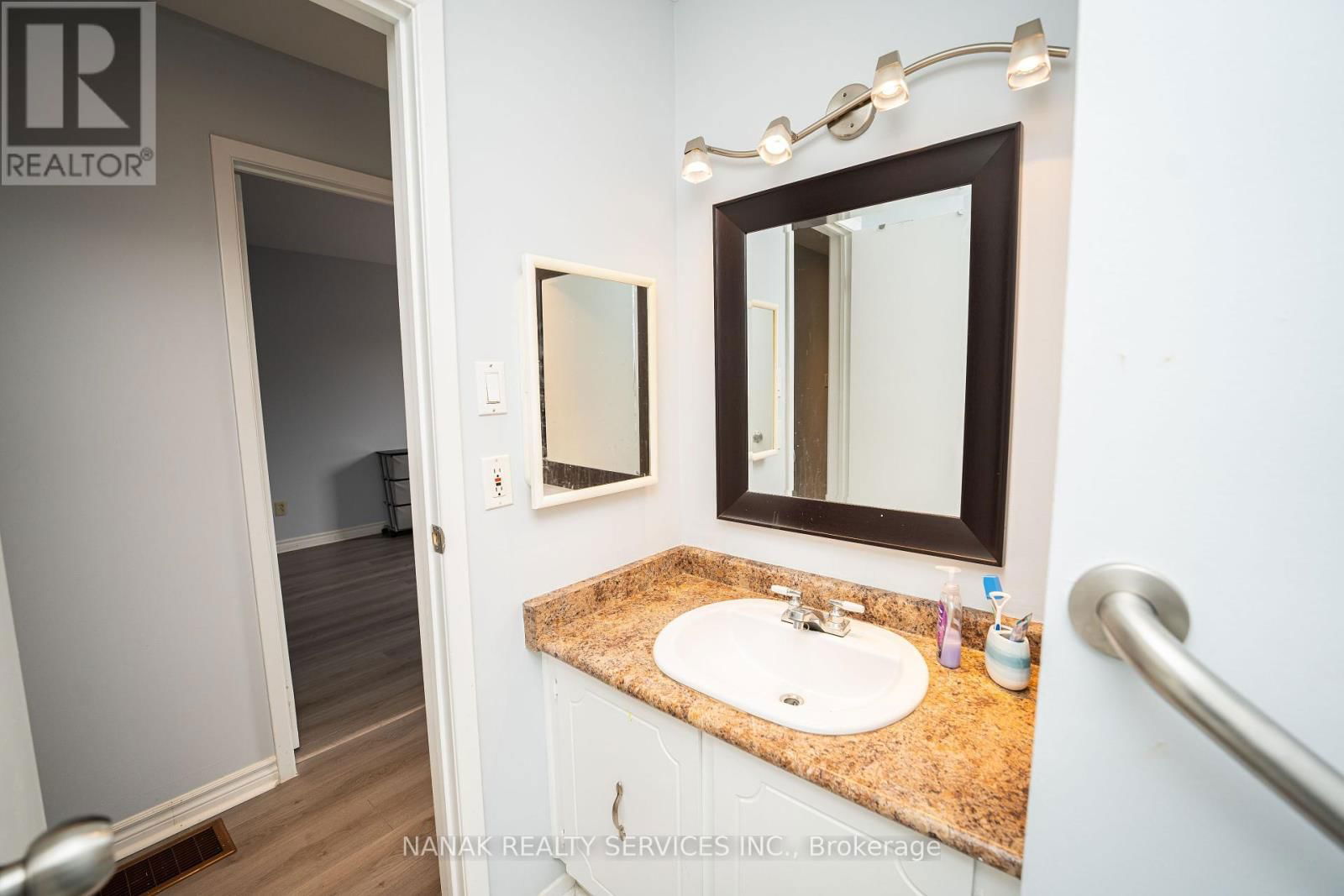 133 MURRAY ST STREET EAST Image 29