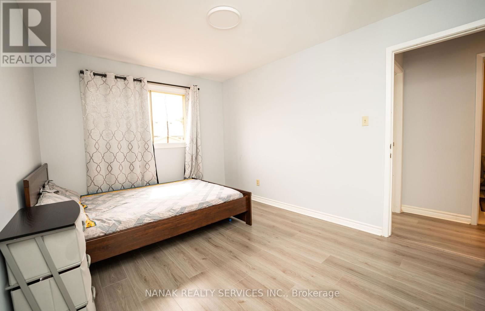 133 MURRAY ST STREET EAST Image 32