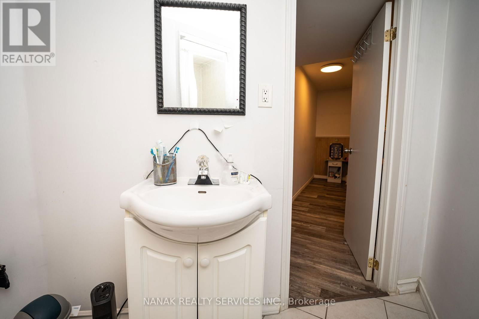 133 MURRAY ST STREET EAST Image 42