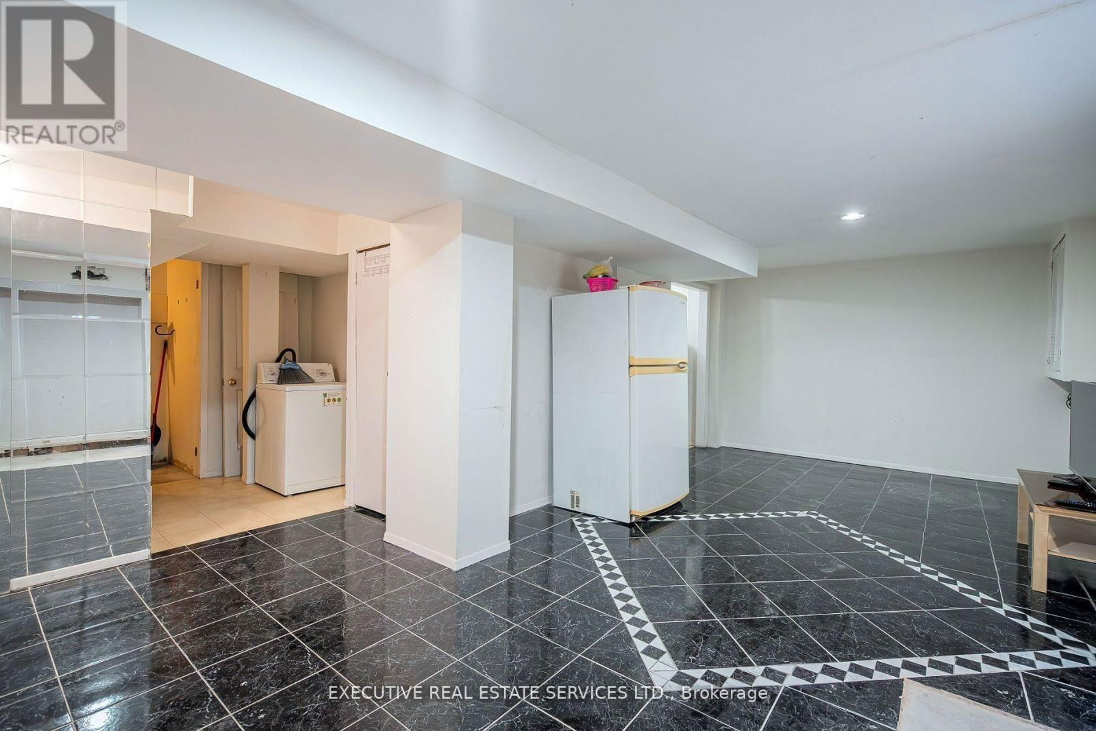 13 STILLWATER CRESCENT Image 31