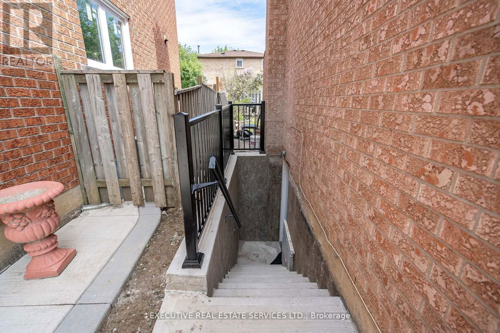 13 STILLWATER CRESCENT Image 41