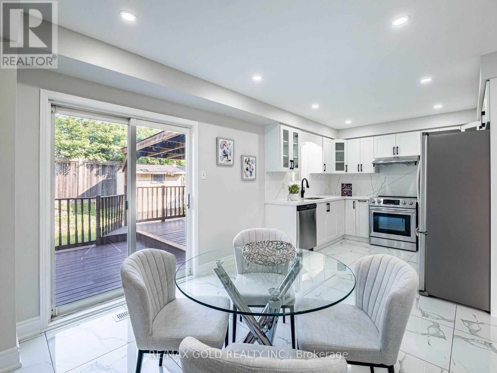 105 WOODHAVEN DRIVE Image 11