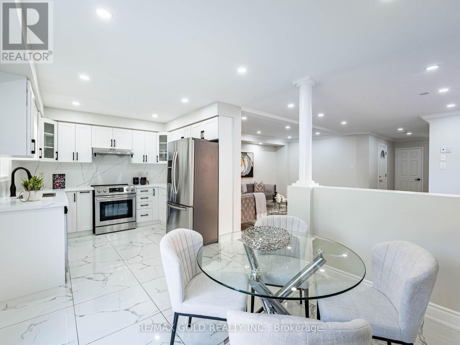 105 WOODHAVEN DRIVE Image 12