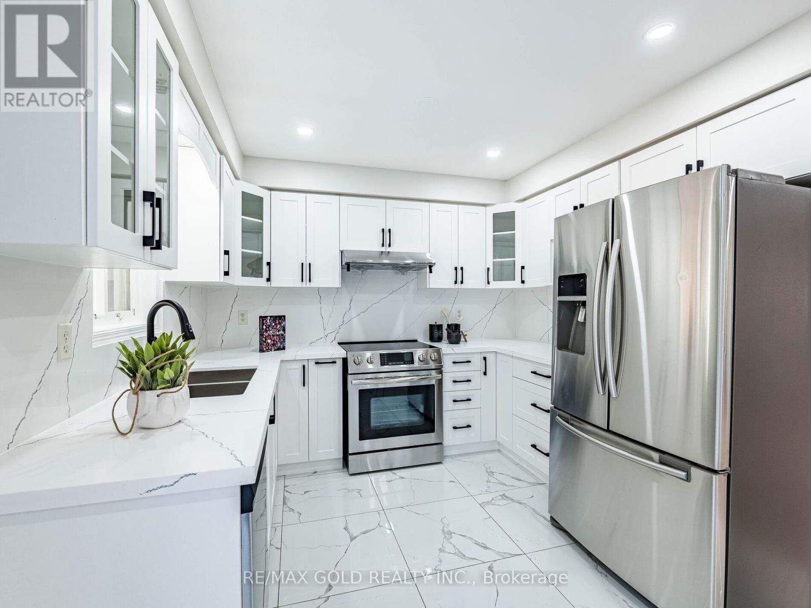105 WOODHAVEN DRIVE Image 13