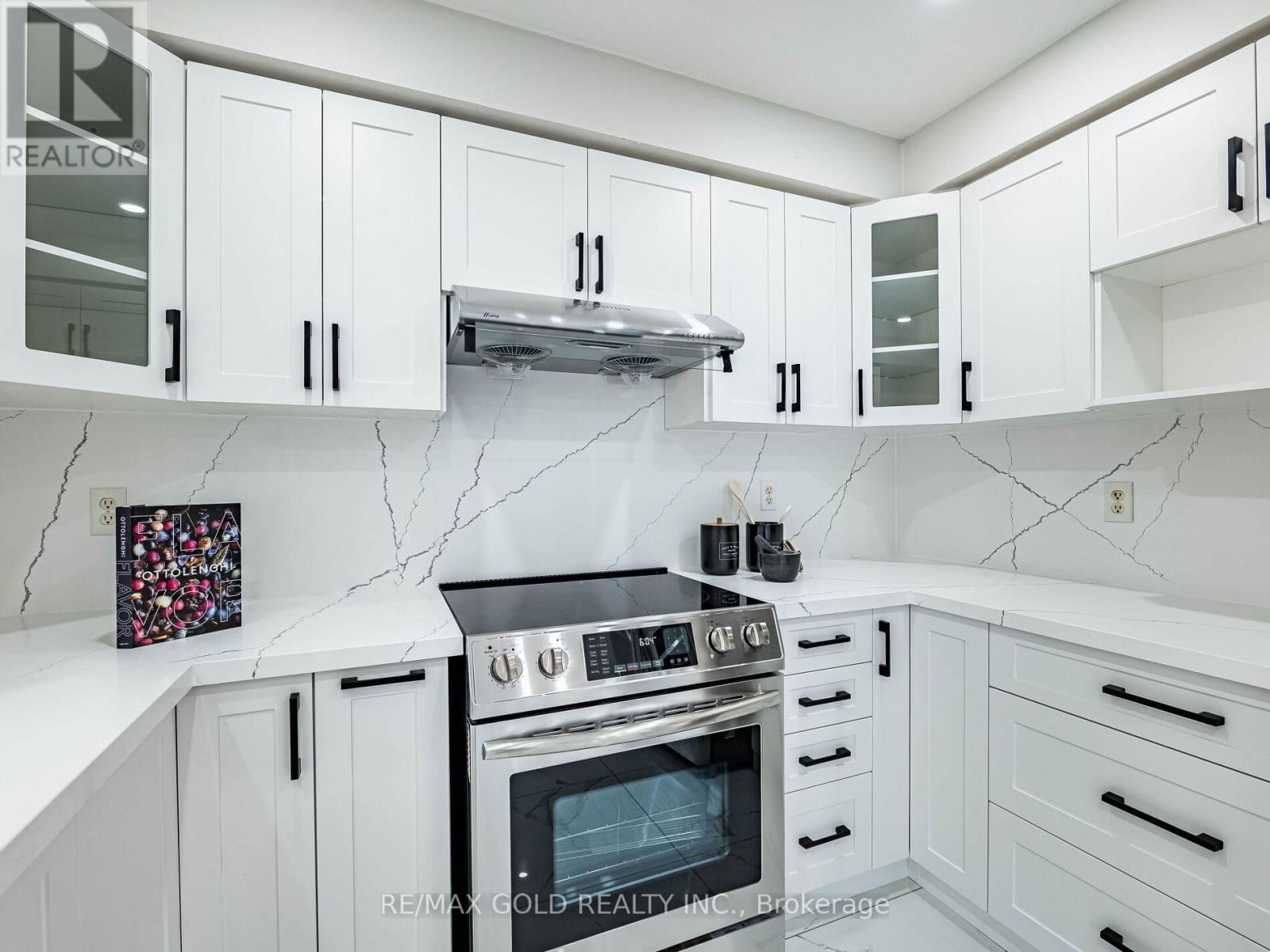 105 WOODHAVEN DRIVE Image 14