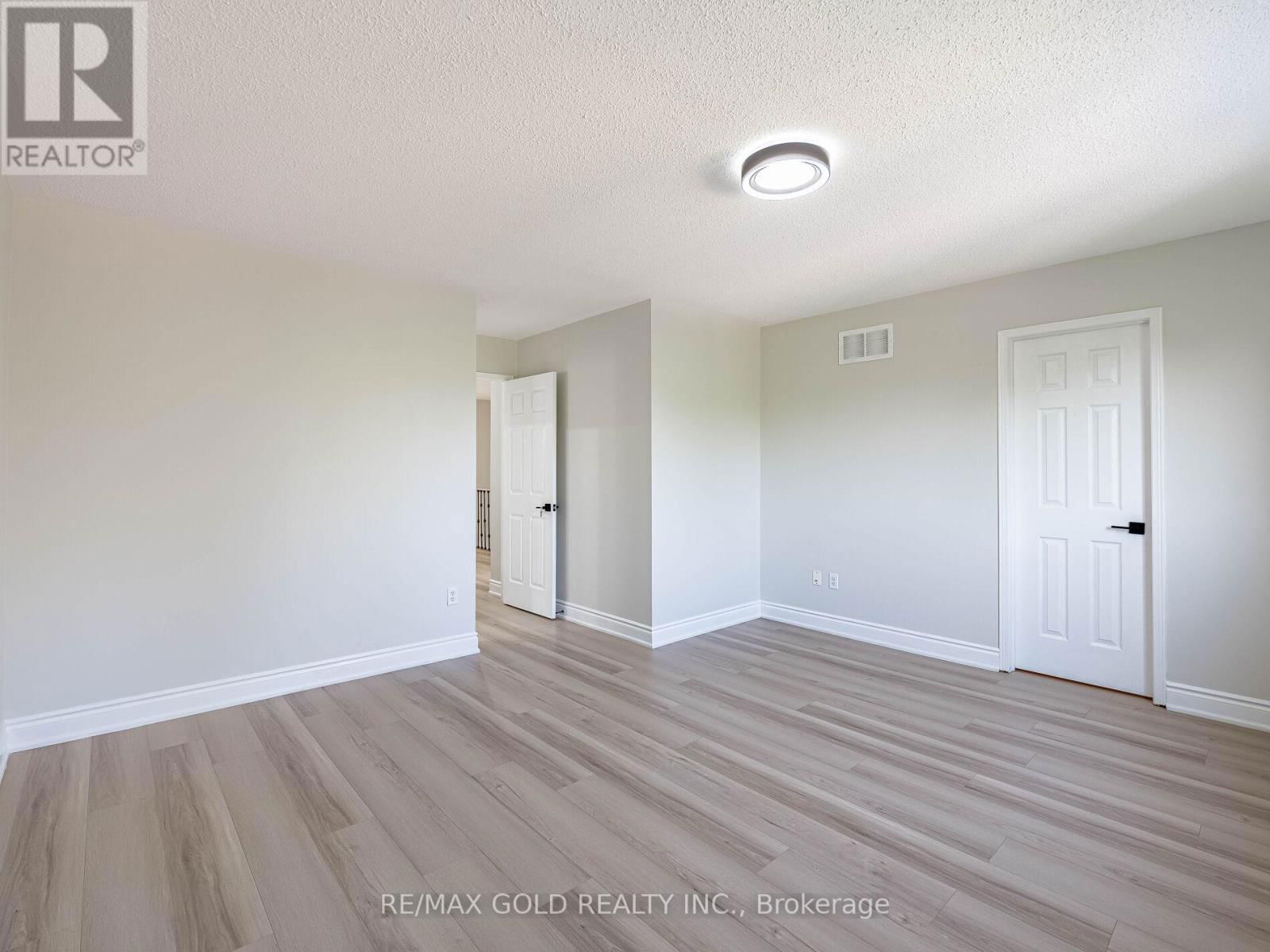 105 WOODHAVEN DRIVE Image 19
