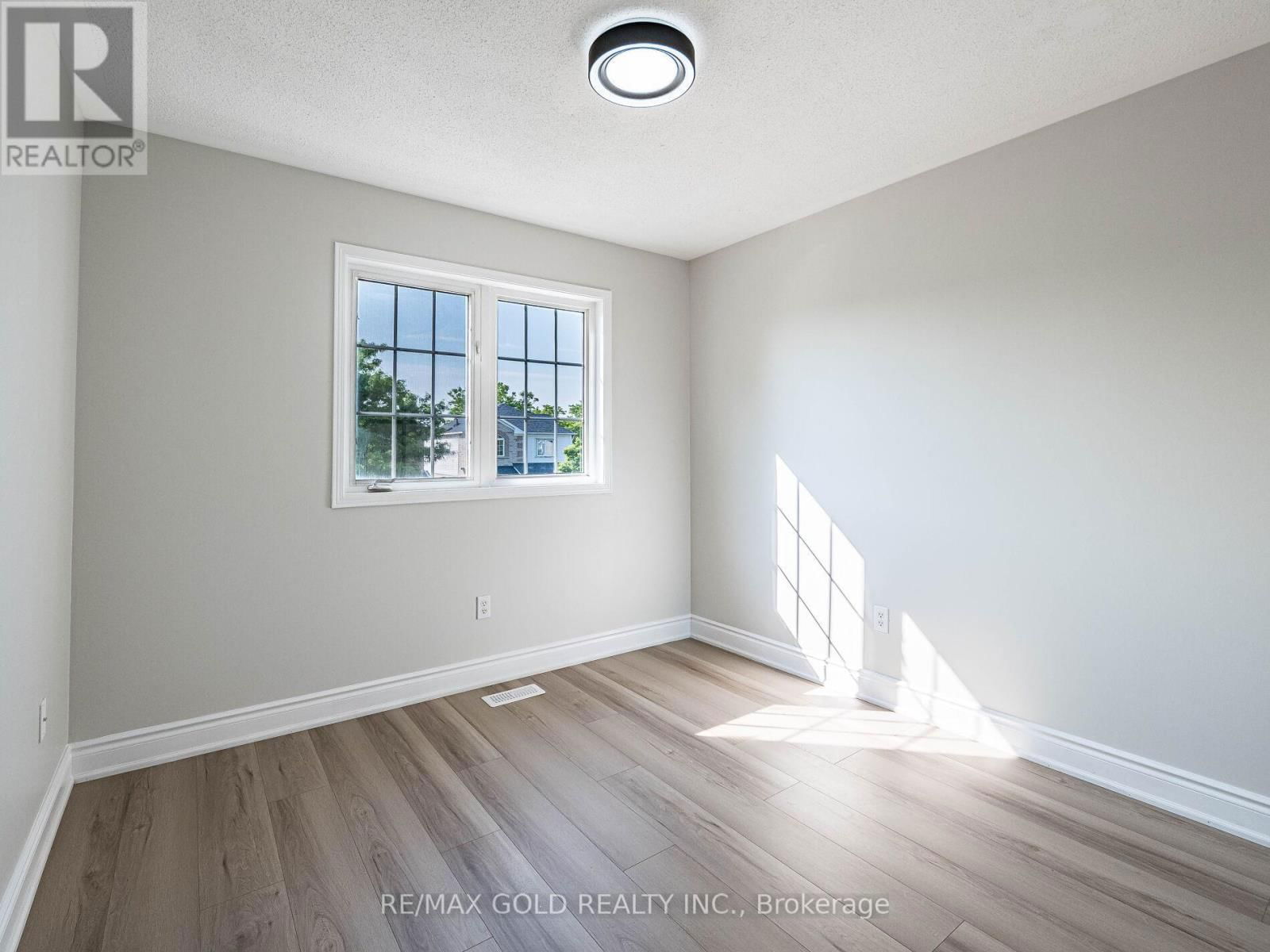 105 WOODHAVEN DRIVE Image 22