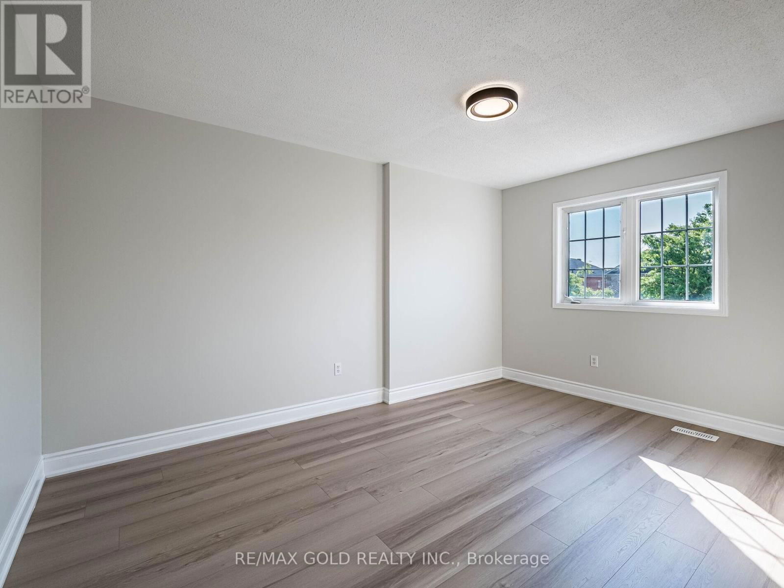 105 WOODHAVEN DRIVE Image 23