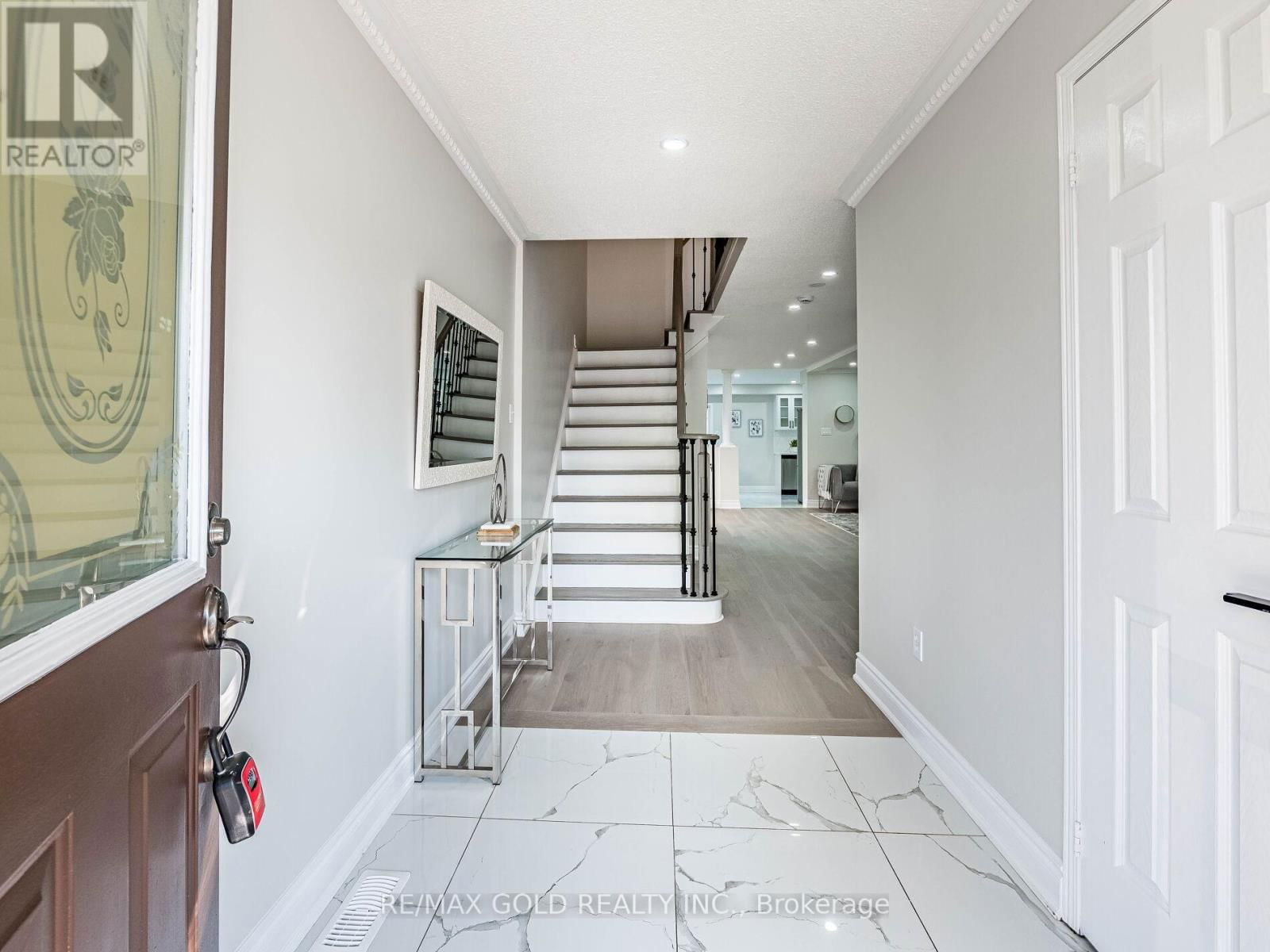 105 WOODHAVEN DRIVE Image 3